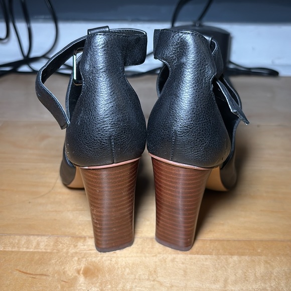 Vince Camuto Leather Heels - Picture 4 of 5